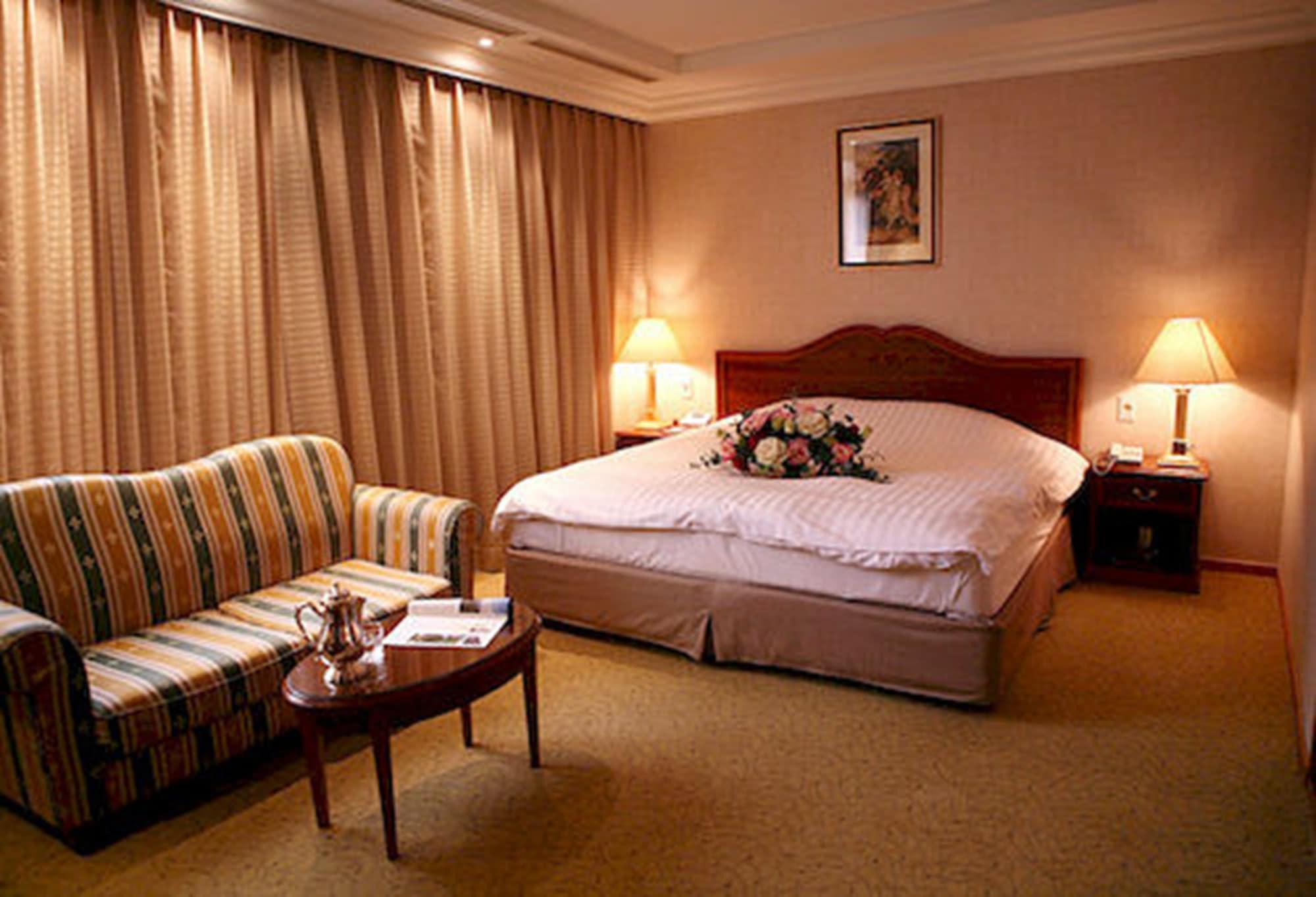 Onyang Hot Spring Hotel Асан Екстериор снимка