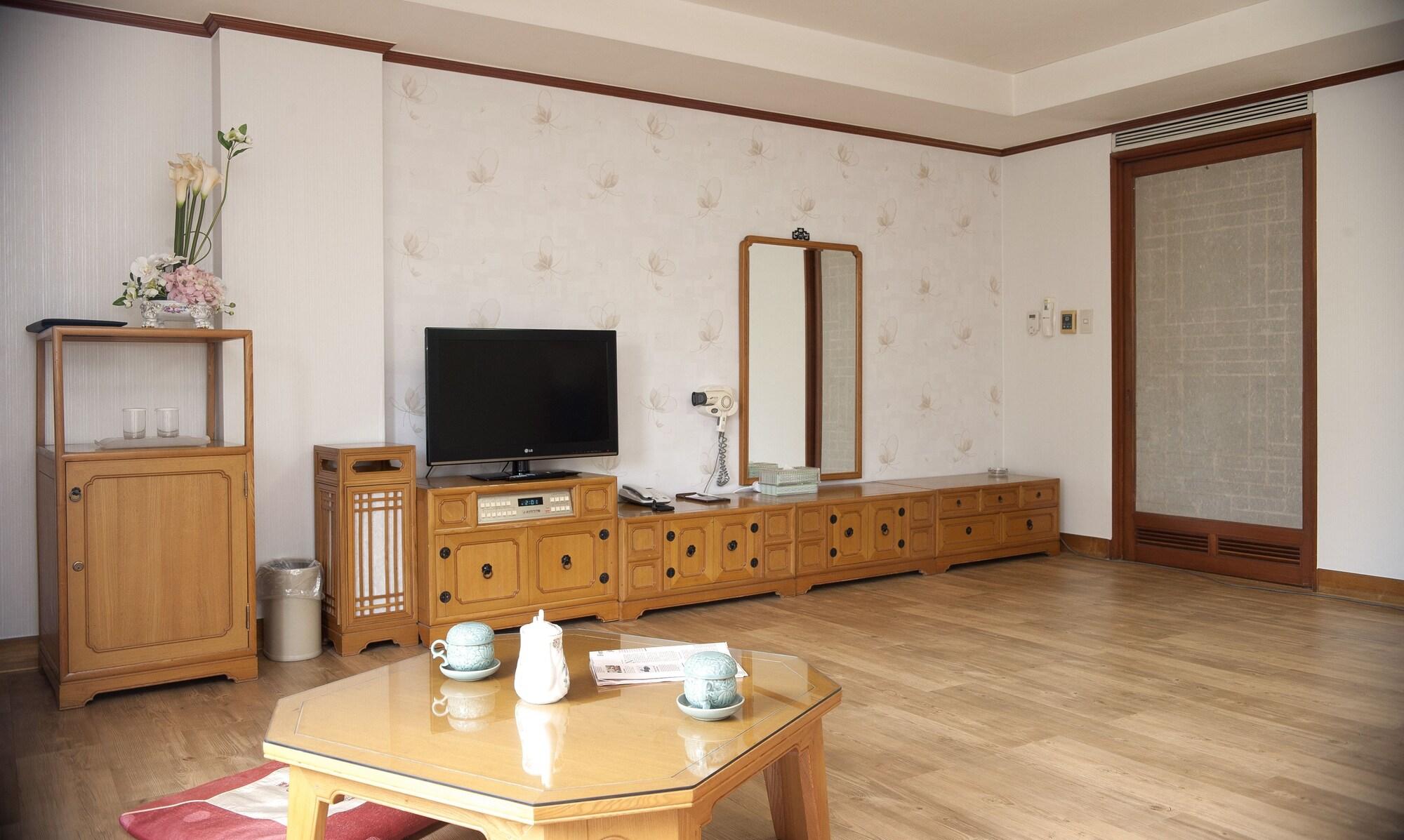Onyang Hot Spring Hotel Асан Екстериор снимка